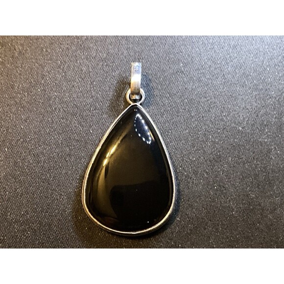 Vintage 925 Sterling Silver Pendant With Pear Shaped Onyx Stone - Picture 2 of 5